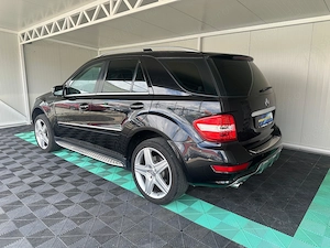 Mercedes-Benz ML 5.5 Benzina 388 CP An 2010 - imagine 14