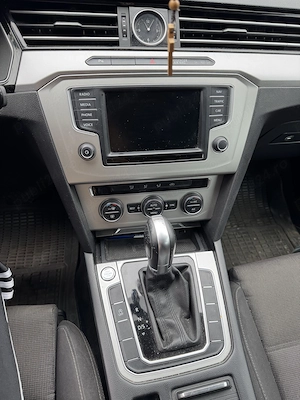 Vand Passat B8 2.0 tdi 150 cai - imagine 7