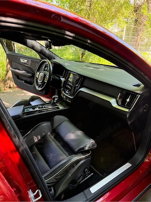 Volvo S60 T5 R-Design - imagine 6