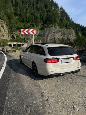 Mercedes-Benz E 300 de Estate | Plug-in Hibrid Diesel | 2019 | AMG Line | Diamond White   Night Pack - imagine 4