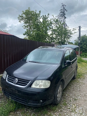 Dezmembrez volkswagen touran 2005