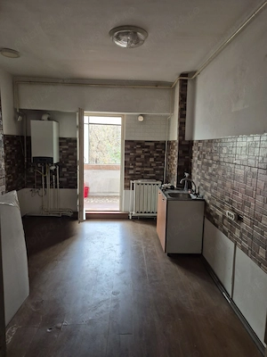 vanzare apartament central Galati  2 camere decomandat - imagine 4