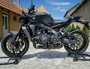 Yamaha MT 09 Tech Black (Model 2024, MTN 890) - imagine 2
