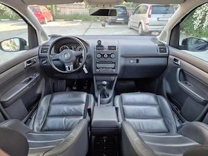 VW Touran 2011 1.6 TDI 105 CP euro 5 - imagine 5