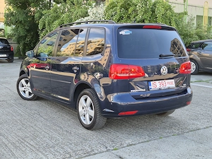 VW Touran 2011 1.6 TDI 105 CP euro 5 - imagine 4