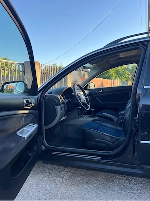 Vând Volkswagen Passat B5.5, an fabricație 2004, motor 1.9 TDI 105 CP,  - imagine 4