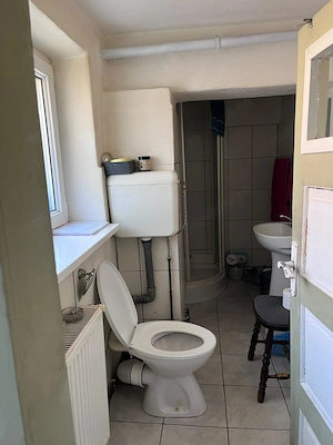 Vand casa 3 camere zona centrala