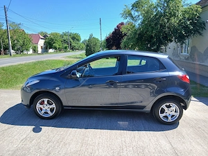 Mazda 2 an 2010 benzina 1.3 klima distribuție lanț 147000km - imagine 6