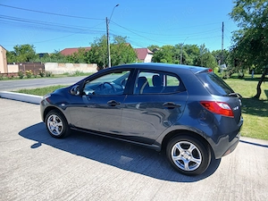 Mazda 2 an 2010 benzina 1.3 klima distribuție lanț 147000km - imagine 5