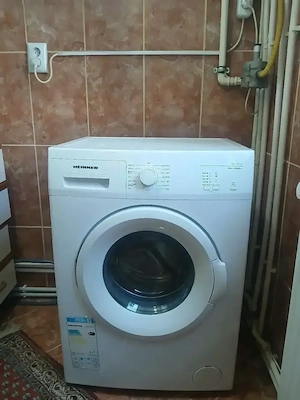 Vând urgent masina de spalat preț negociabil stare bună