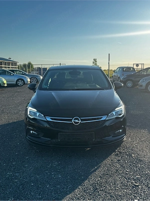 Opel Astra K - Distroic.Navi.LaneAssist