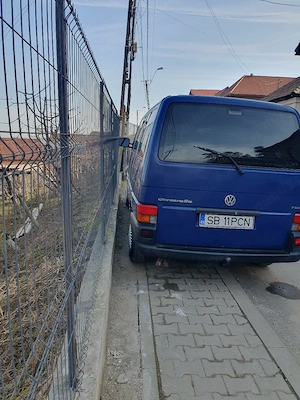 Vând Volkswagen Caravelle și remorcă două axe  - imagine 4
