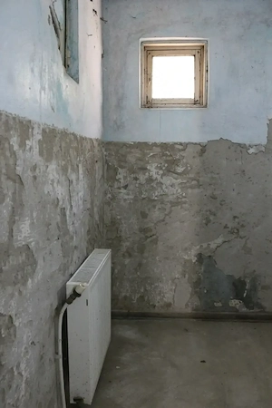 PF vând apartament cu 3 camere decomandat   Str. Gloriei, Roman la 10 min de Piața Smirodava - imagine 10