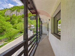 Pensiune/casa montană 9 camere în Dâmbovicioara, comision 0% - imagine 5