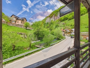 Pensiune/casa montană 9 camere în Dâmbovicioara, comision 0% - imagine 9