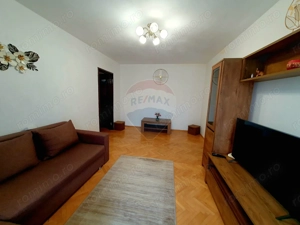 3 camere aproape de metrou, într-o zonă verde și liniștită