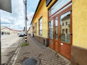 Spațiu comercial 70mp de închiriat în zona Ultracentral