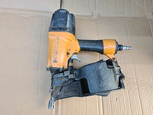 Pistol pneumatic cuie in rola Bostitch N75C (Coil Nailer)