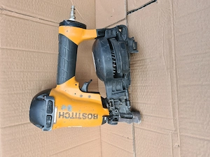 Pistol pneumatic cuie sindrila bituminoasa Bostitch RN46