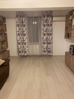 apartament 3 camere de inchiriat