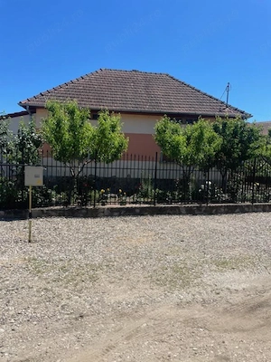 Vand casa caramida si teren , zona superba