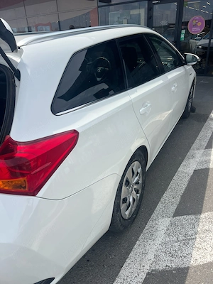 Toyota auris hibrid 2013  - imagine 3