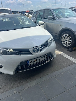 Toyota auris hibrid 2013  - imagine 2