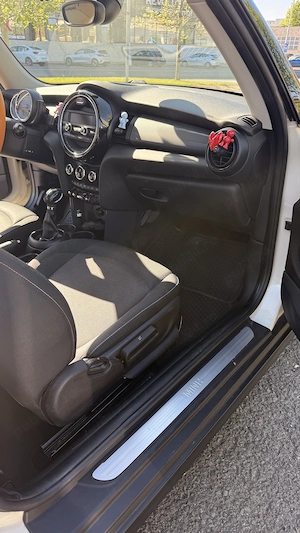 Mini Cooper 1,6 benzină, an de fabricație 2017 - imagine 4