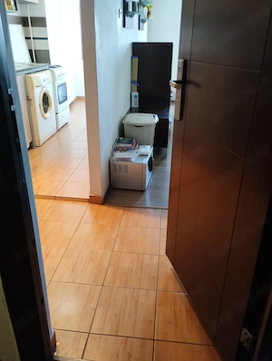 Vand!!! Ap 1 cam spatios 42 mp la Uta in bloc solid