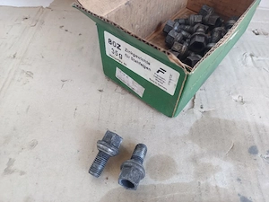 mercedes w124 roti originale, prezoane si capace  vehicul istoric  - imagine 6