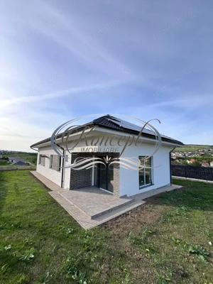 Casa eficienta energetic, noua, cu pod mansardabil generos - imagine 3