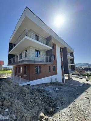  Apartament 3 camere / 2 bai / 95 MP / etaj 2/  parcare + boxa / ZONA CETATII