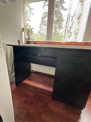 Birou negru, elegant