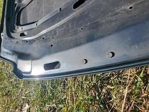 Vând capota motor pentru Vw Caddy 2004-2010 compatibila și pentru Touran. - imagine 2