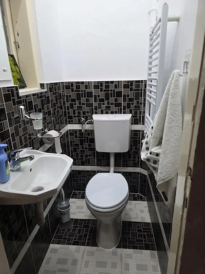 Inchiriez paratament spatios cu 3 camere in zona Boul Rosu, Romanilor