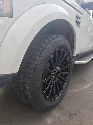 Land Rover Discovery 4  - imagine 2
