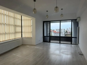 Spațiu de închiriat – clădire modernă, central, etaj 3 cu lift, terasă - imagine 2