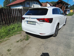 Vand Toyota Avensis - imagine 3