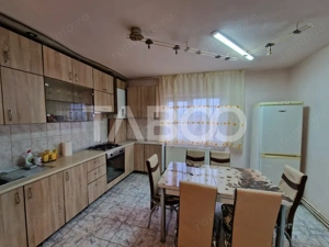 Apartament decomandat 3 camere 74 mpu 2 balcoane lift Terezian Sibiu - imagine 2