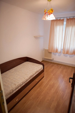 Inchiriez pe o perioada de minim 1an, apartament 3 camere in CANTA - imagine 4