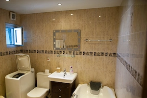 Inchiriez pe o perioada de minim 1an, apartament 3 camere in CANTA - imagine 3