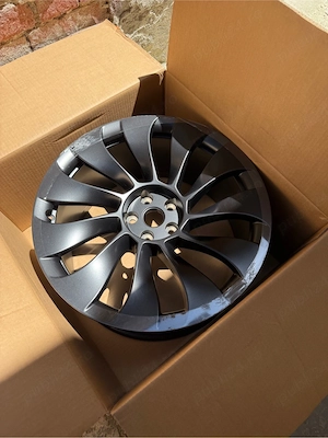 Vand Janta NOUA Tesla Model Y Uberturbine 21" fata - 255/21"