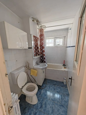 Vand apartament 2 camere - imagine 6
