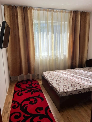 Închiriez apartament