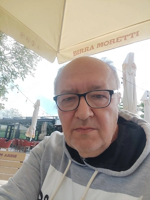 Divortat, caut doamna pentru prietenie.