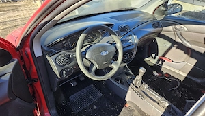 Dezmebrez Ford Focus I limuzina 1.4 benzina