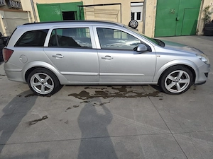 Opel Astra H Station Wagon 1.2 Benzină   2  km   Înmatriculată RO - imagine 3