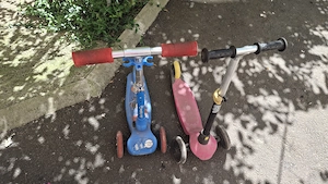 Vand 2 trotinete pentru copii 130 lei Prețul e negociabil