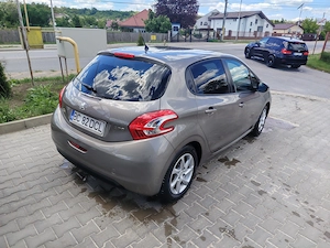 Vând Peugeot
