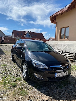 Opel astra J 1.4 benzina  2010 161000 - imagine 4